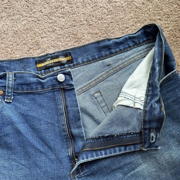 Lee Jeans Men’s Sz 40x32 Regular Fit Straight Leg Blue Medium Wash Denim - Picture 7 of 14